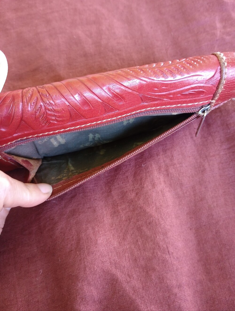 American West Red Leather Hand Tooled Wallet - Picture 4 of 10